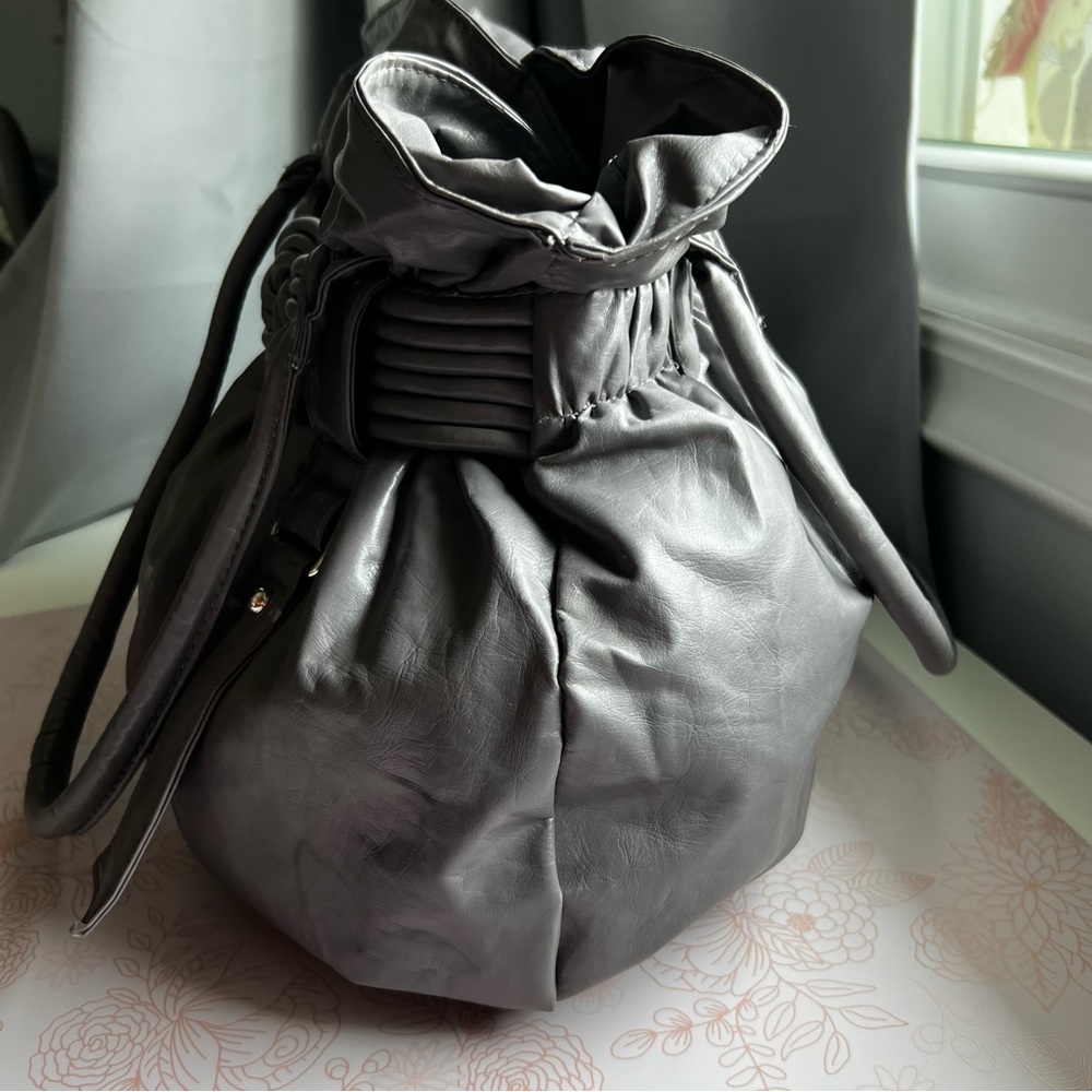 Braided Gray Cauldron Tote Bag - Picture 8 of 10